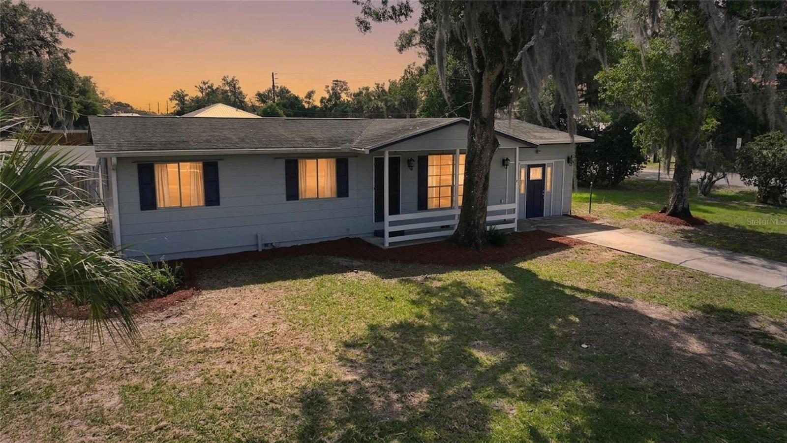 Image 38 of 40 For 704 Manatee Avenue