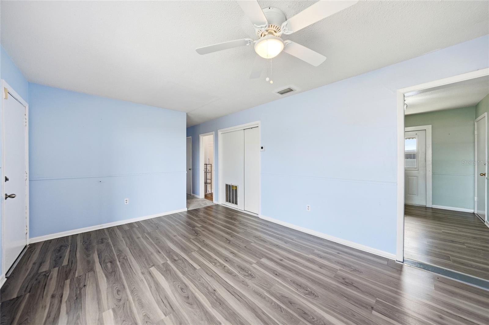 Image 5 of 40 For 704 Manatee Avenue