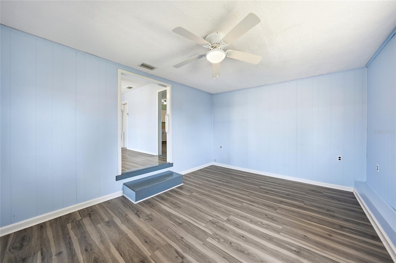 Image 7 of 40 For 704 Manatee Avenue