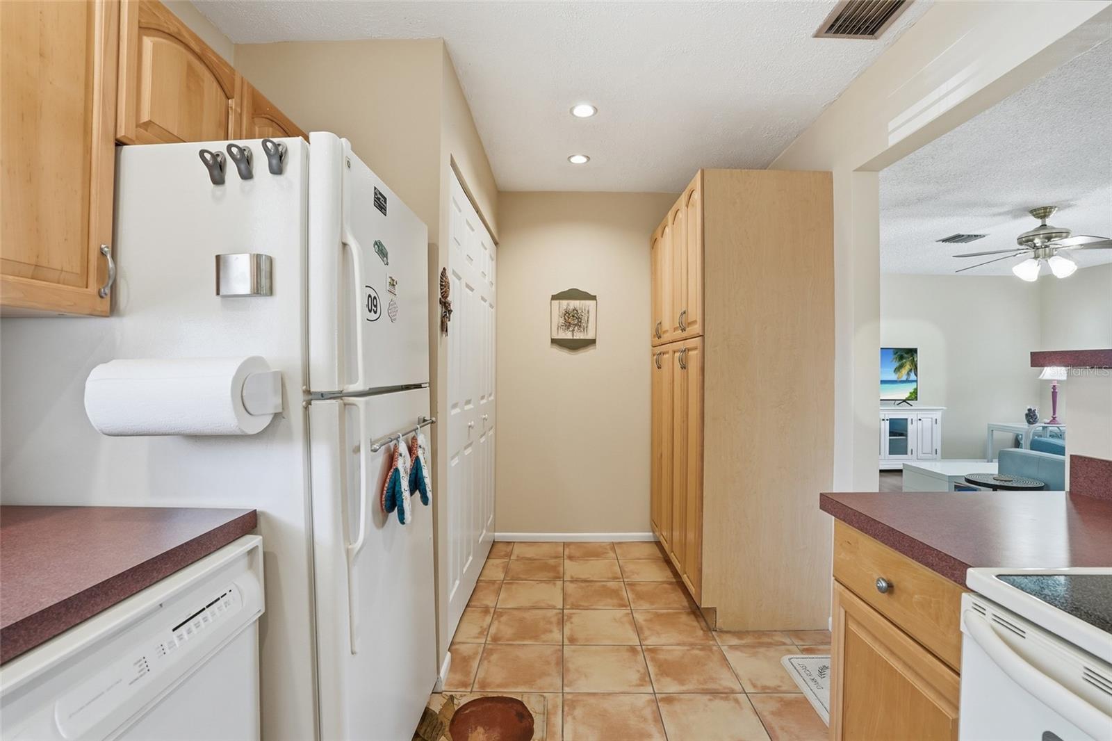 Image 17 of 38 For 4289 Island Circle 1