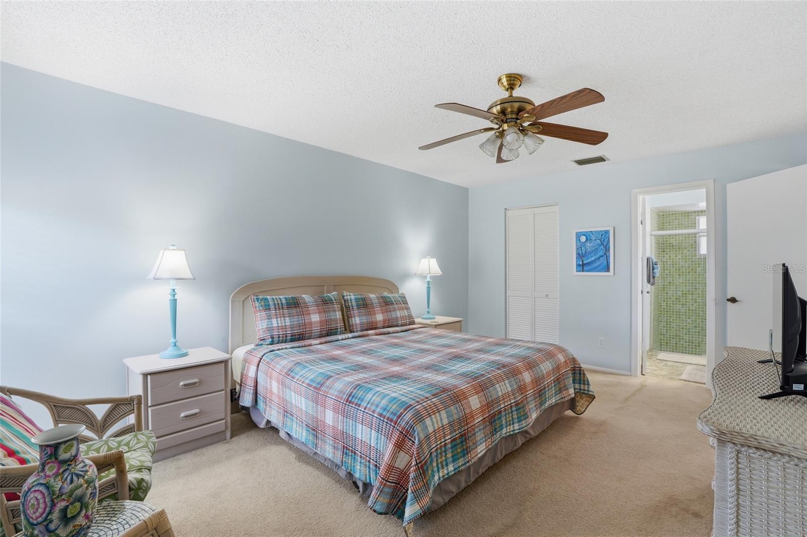 Image 22 of 38 For 4289 Island Circle 1