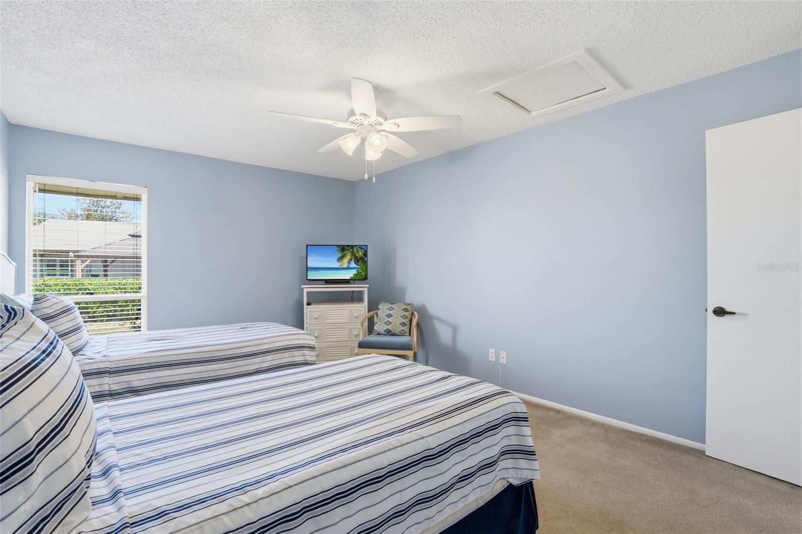 Image 26 of 38 For 4289 Island Circle 1