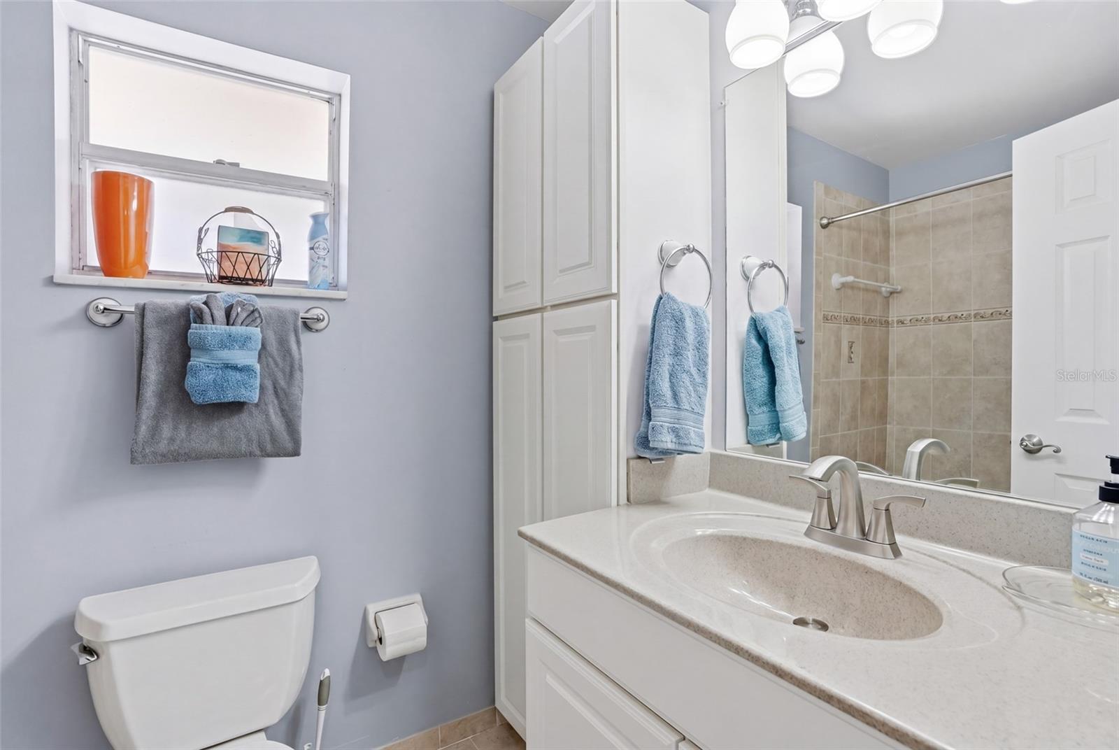 Image 28 of 38 For 4289 Island Circle 1