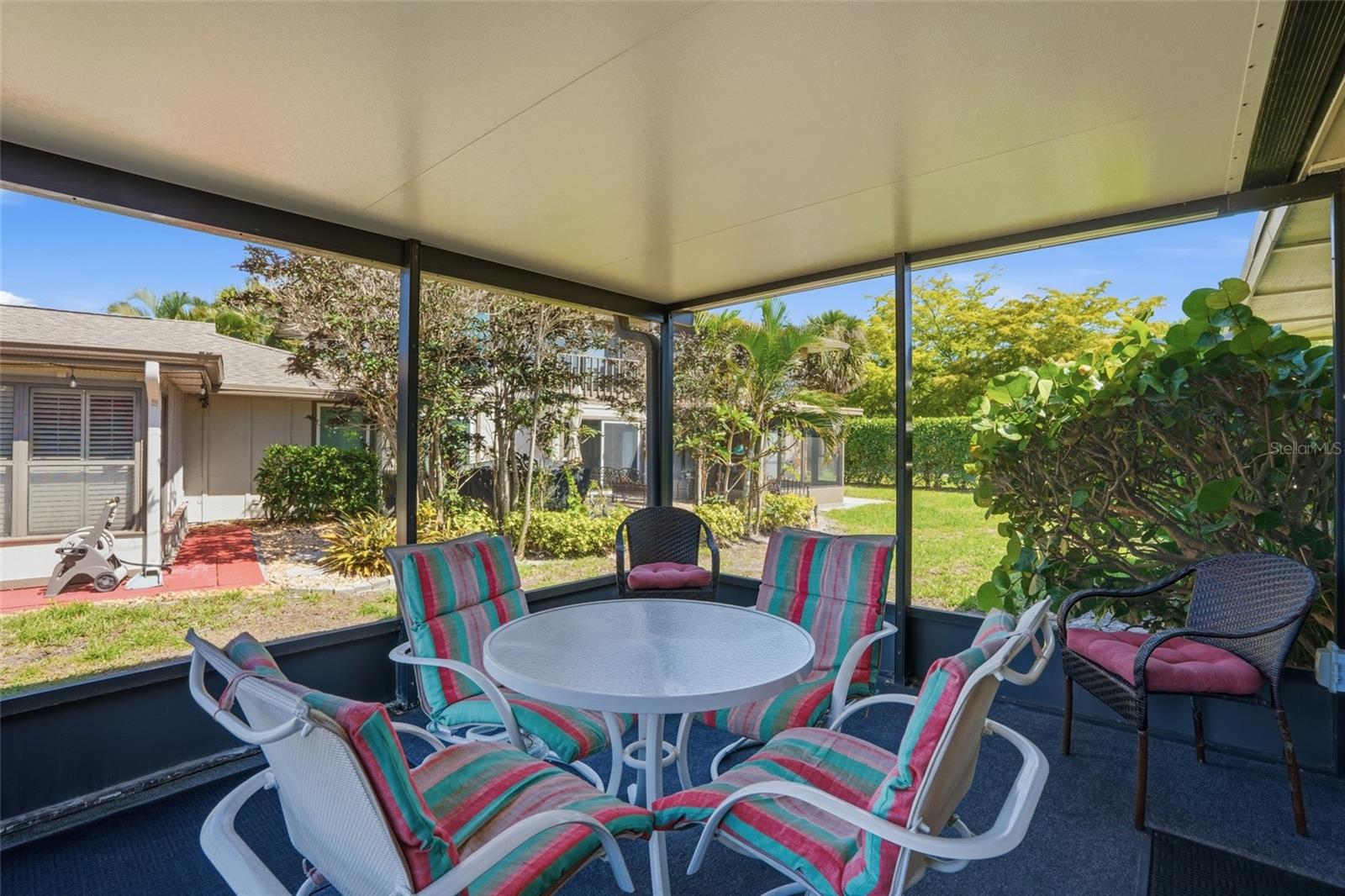 Image 3 of 38 For 4289 Island Circle 1