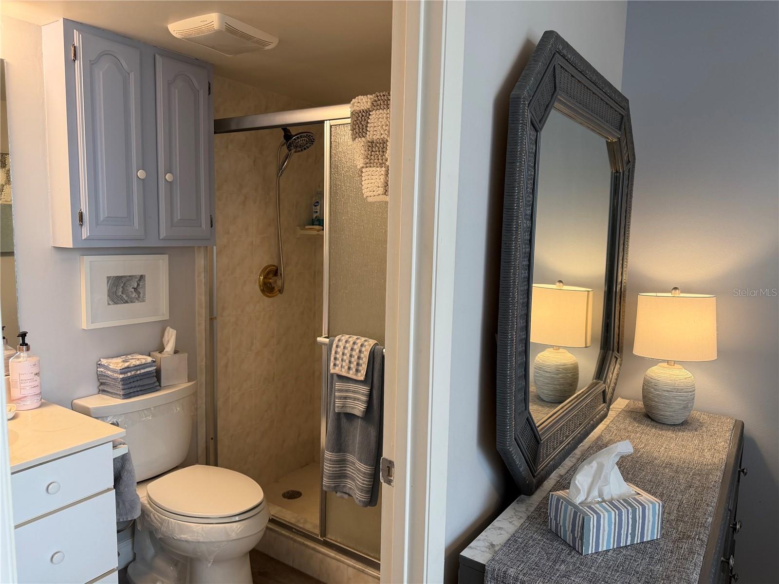 Image 11 of 32 For 21405 Olean Boulevard 521