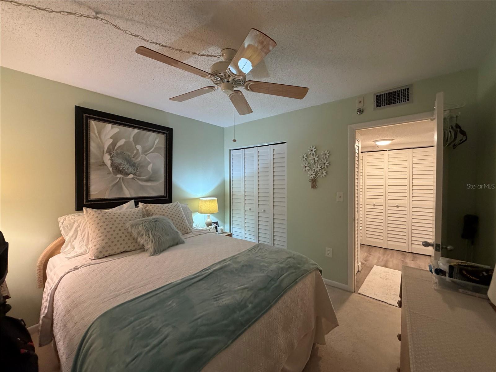 Image 14 of 32 For 21405 Olean Boulevard 521