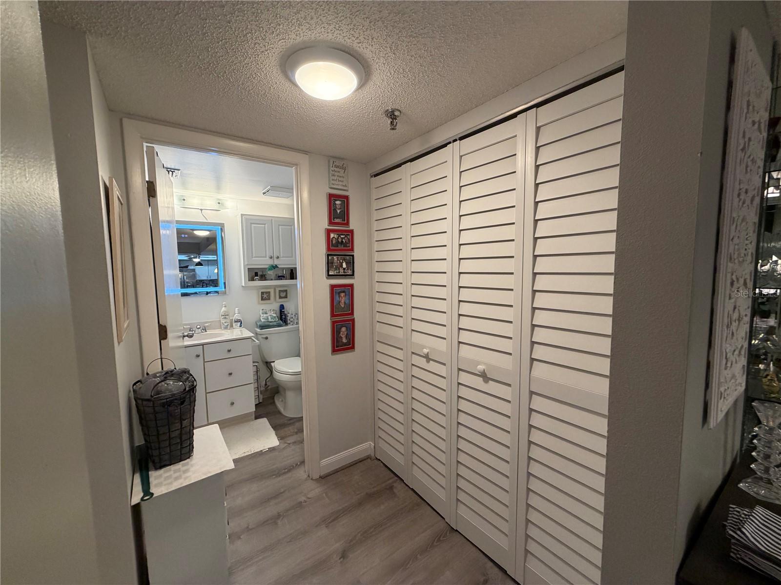 Image 30 of 32 For 21405 Olean Boulevard 521