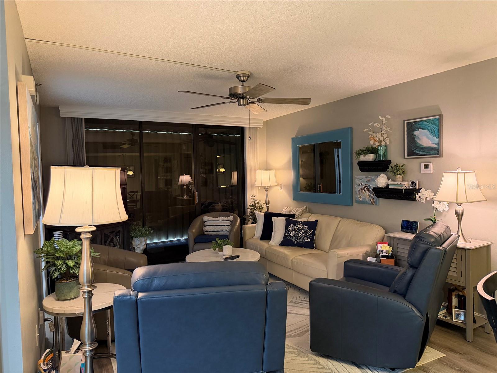 Image 4 of 32 For 21405 Olean Boulevard 521