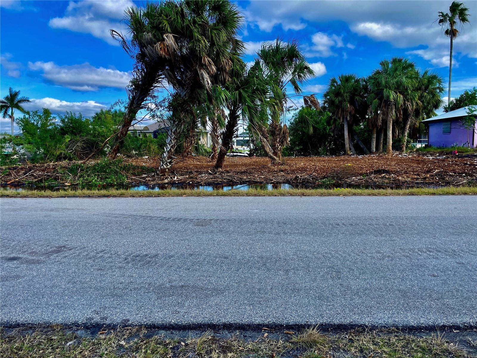 Image 3 of 13 For 4114 Palm Drive