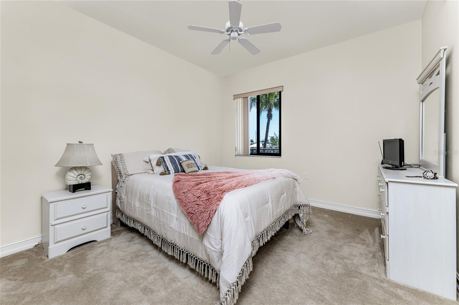 Image 24 of 35 For 85 Vivante Boulevard 8524