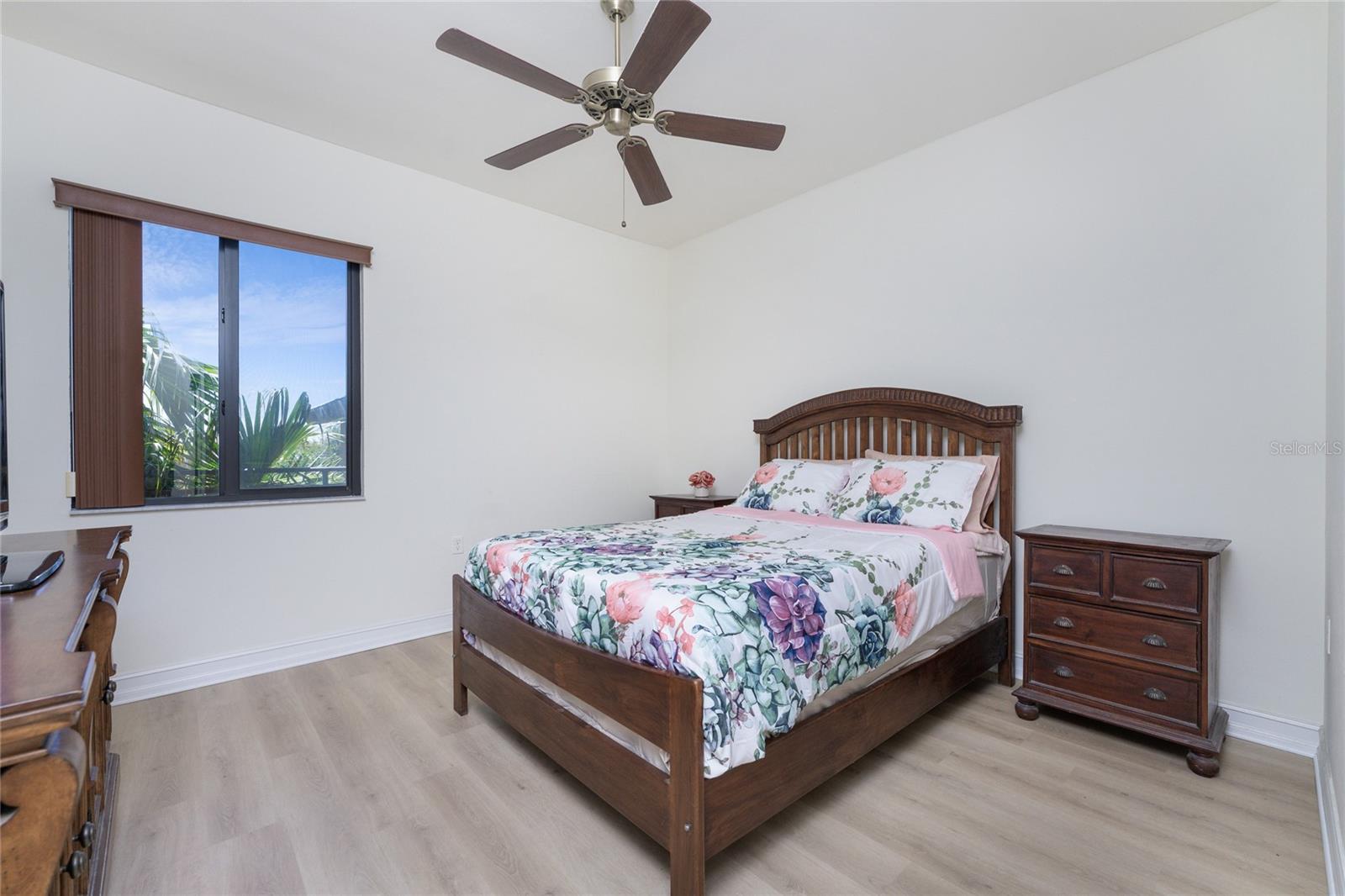 Image 25 of 35 For 85 Vivante Boulevard 8524