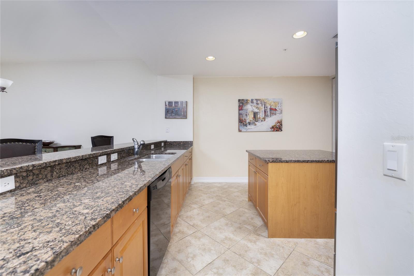 Image 7 of 35 For 85 Vivante Boulevard 8524