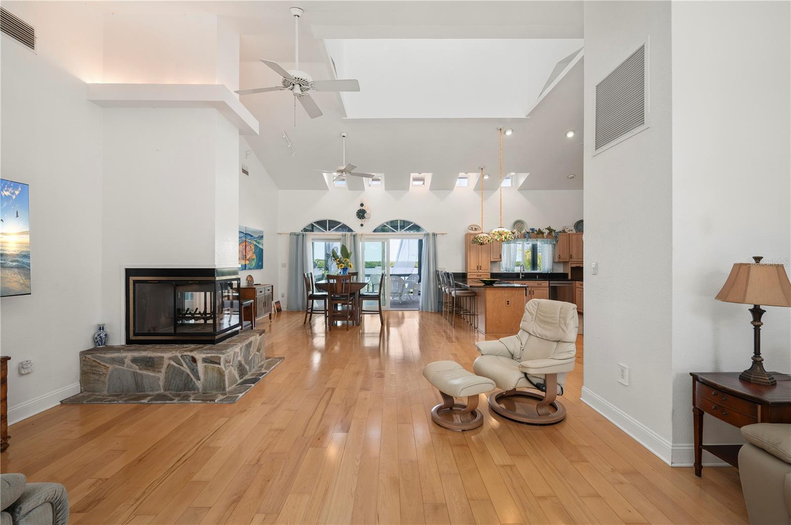 Image 15 of 68 For 27414 Misty Avenue