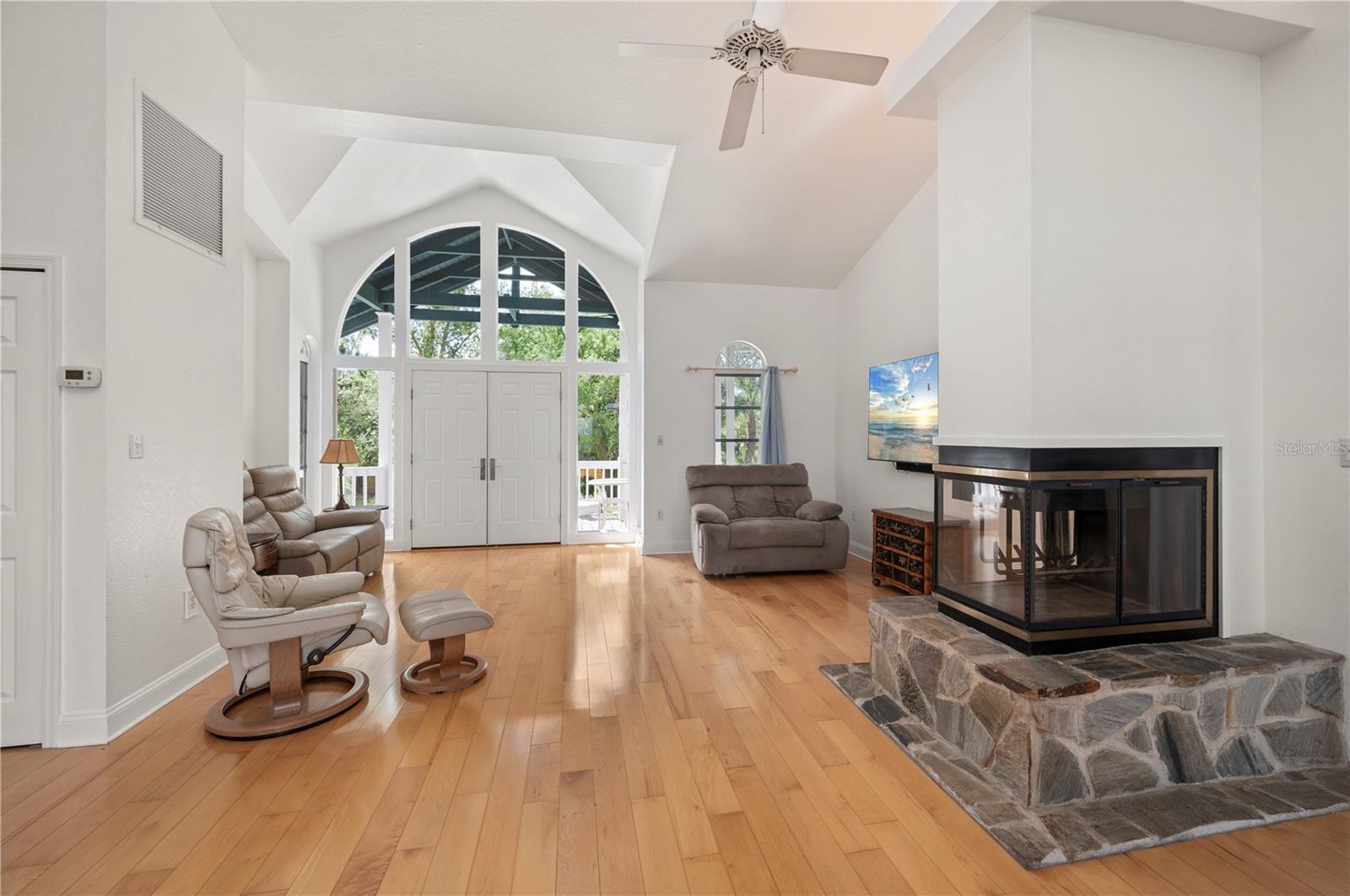 Image 17 of 68 For 27414 Misty Avenue