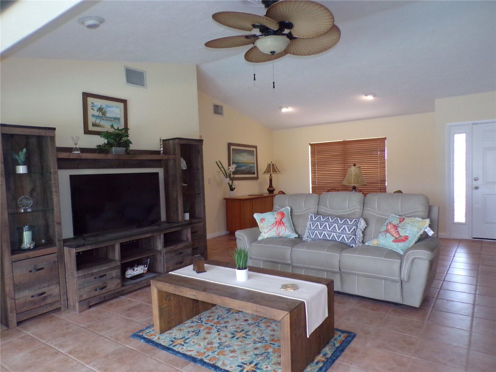 Image 4 of 56 For 1412 Grebe Court