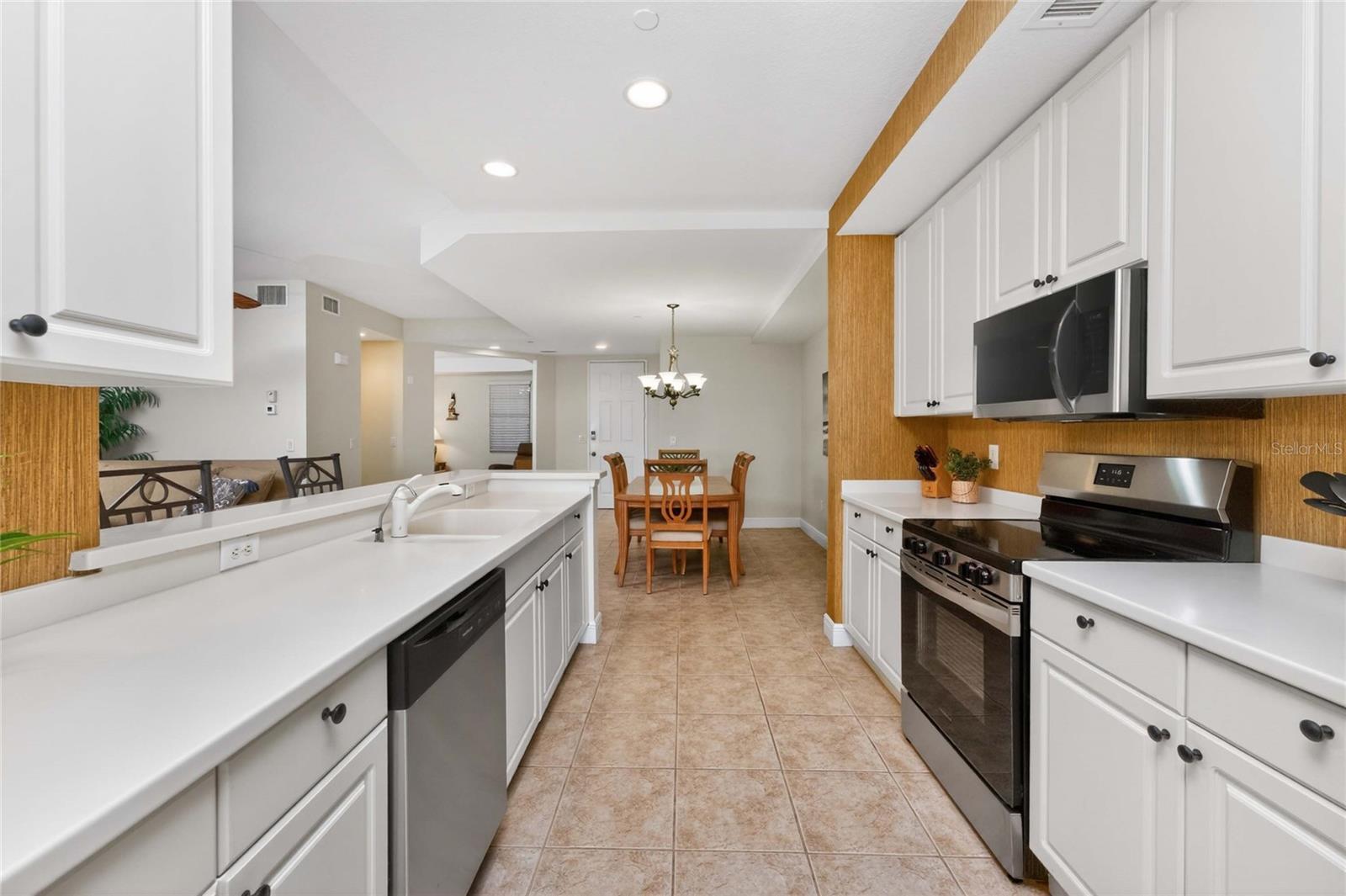 Image 15 of 67 For 24351 Baltic Ave  203