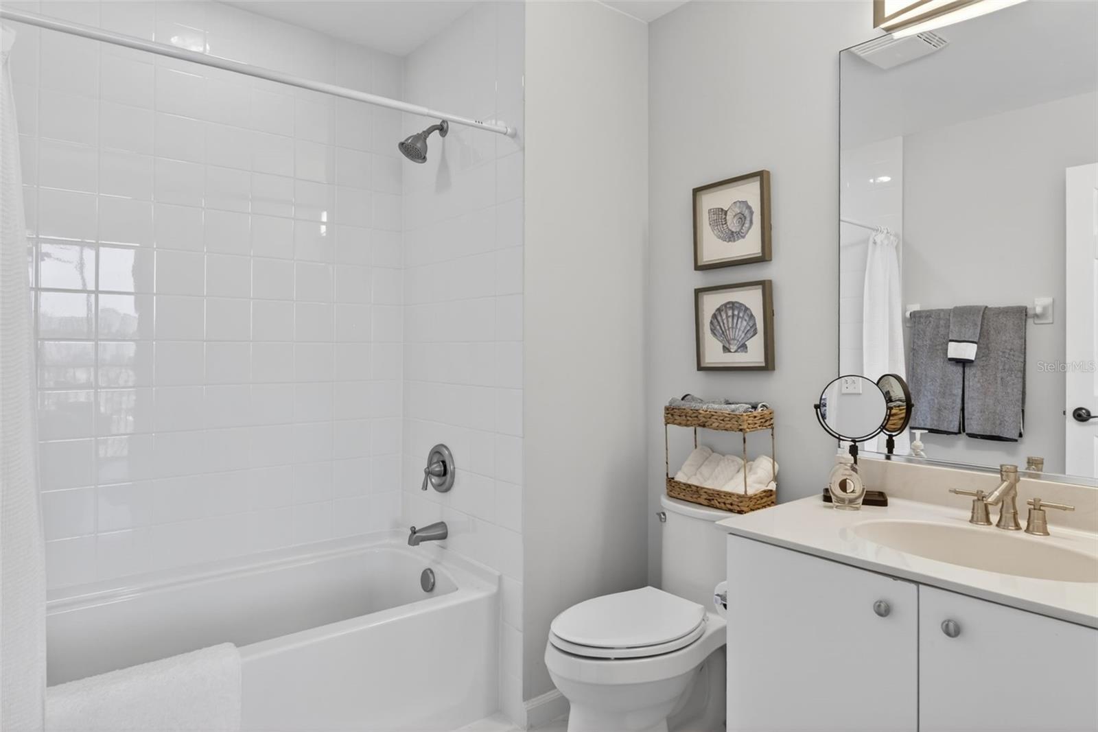 Image 19 of 47 For 2090 Matecumbe Key Road 1603