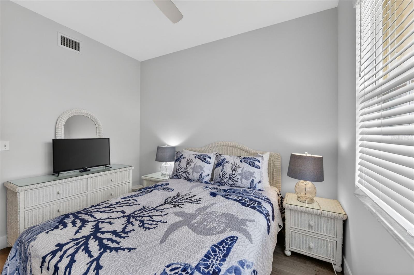 Image 33 of 47 For 2090 Matecumbe Key Road 1603