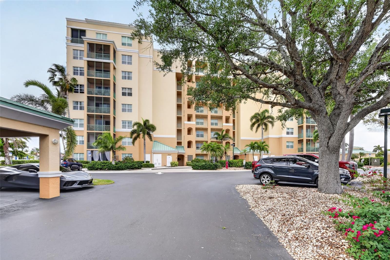 Image 34 of 47 For 2090 Matecumbe Key Road 1603