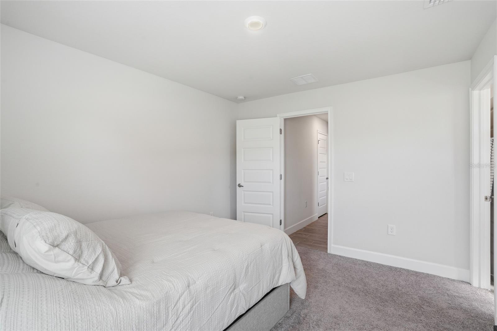 Image 17 of 28 For 25612 Deep Creek Boulevard