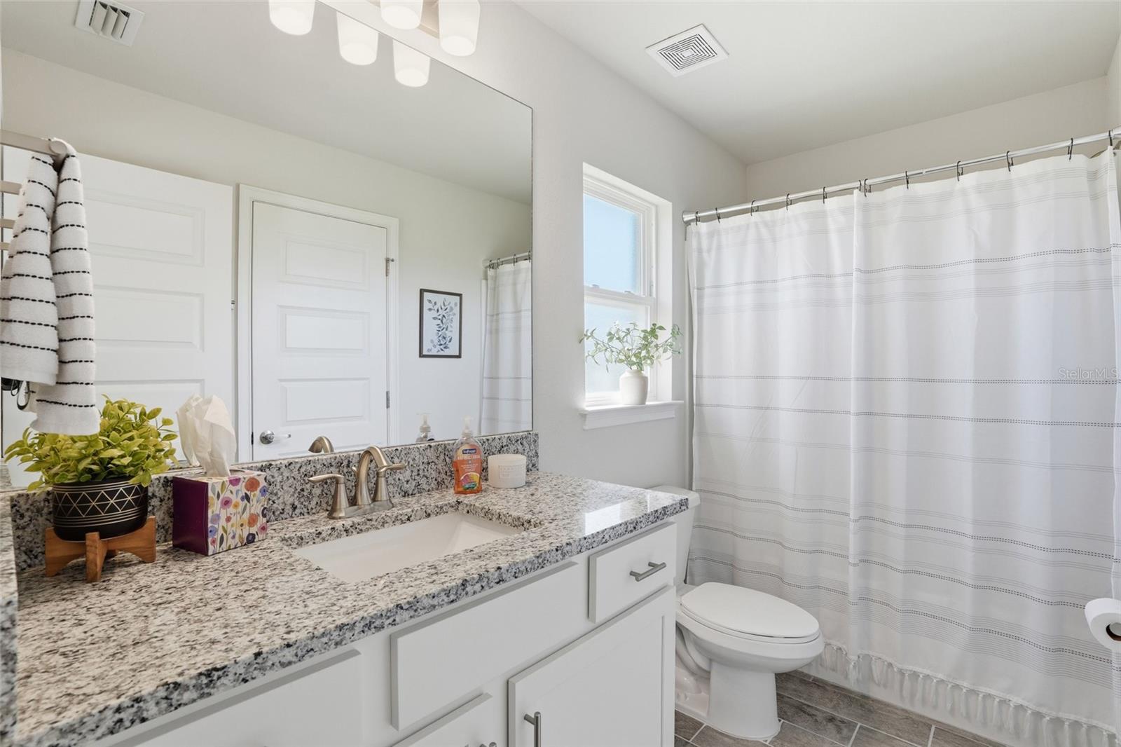 Image 18 of 28 For 25612 Deep Creek Boulevard