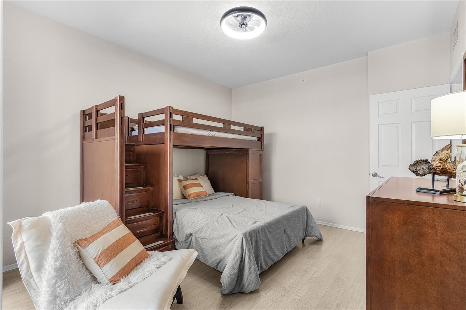 Image 32 of 58 For 3020 Matecumbe Key Road 106