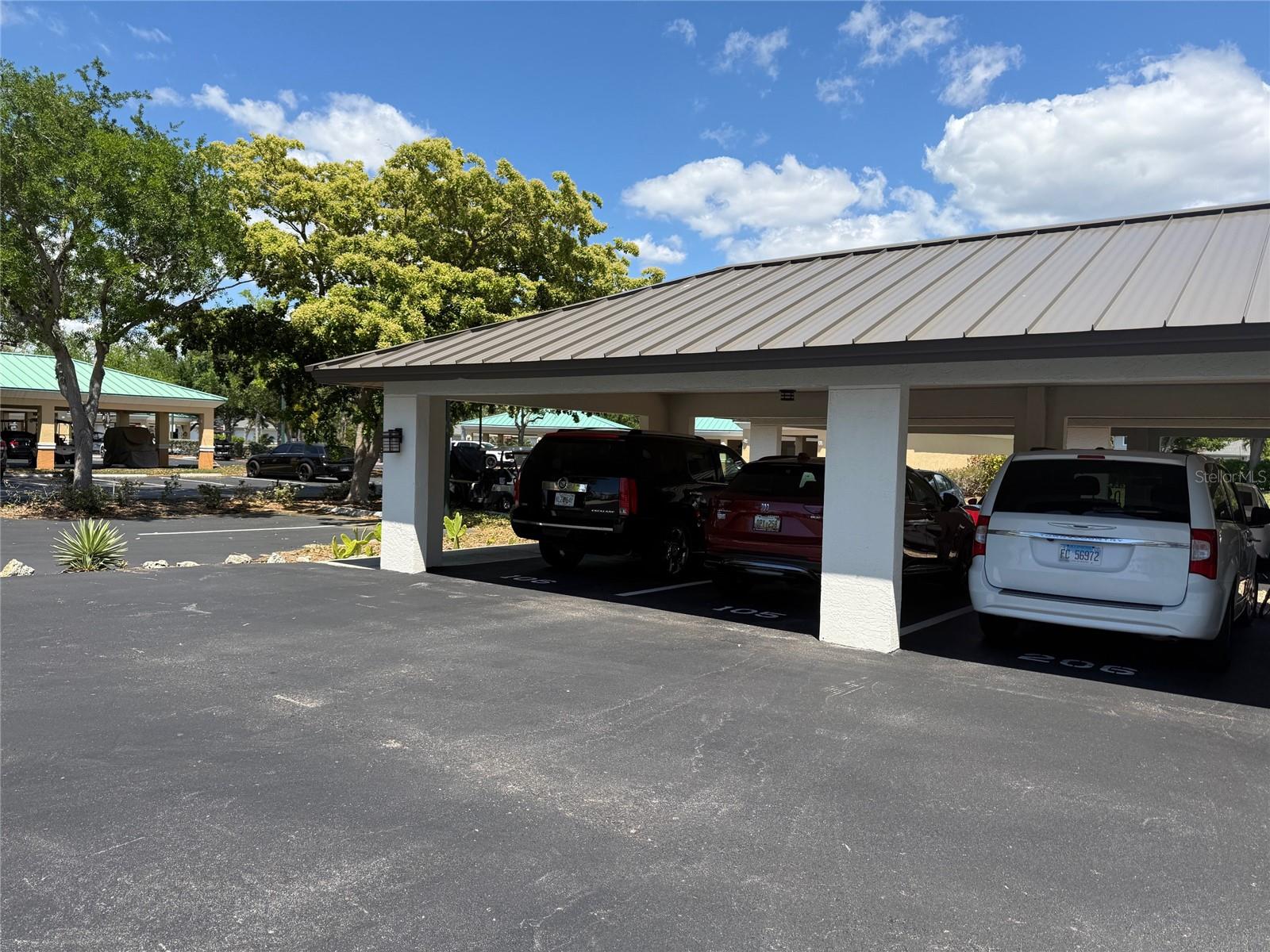 Image 34 of 58 For 3020 Matecumbe Key Road 106