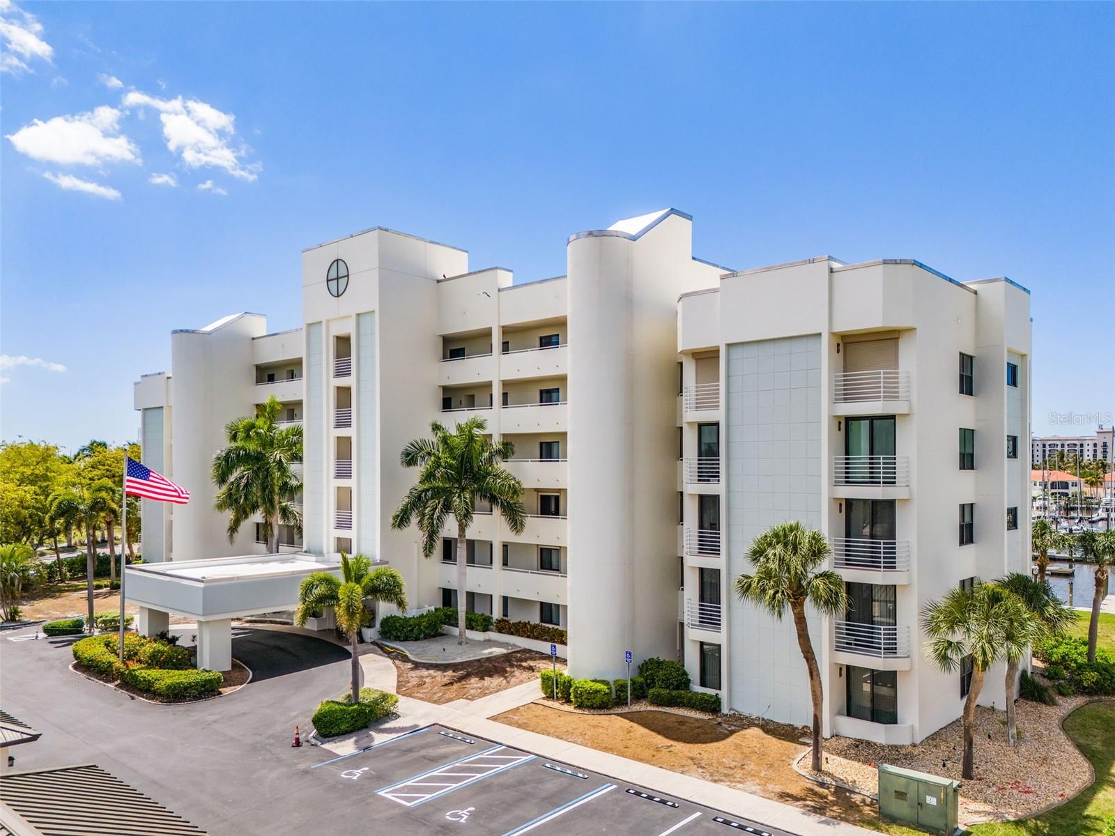 Image 37 of 58 For 3020 Matecumbe Key Road 106