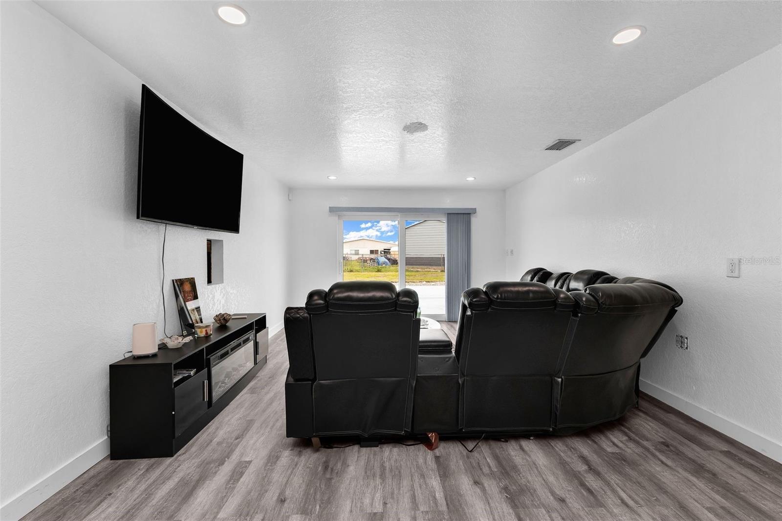 Image 11 of 43 For 5527 Fairway Drive S