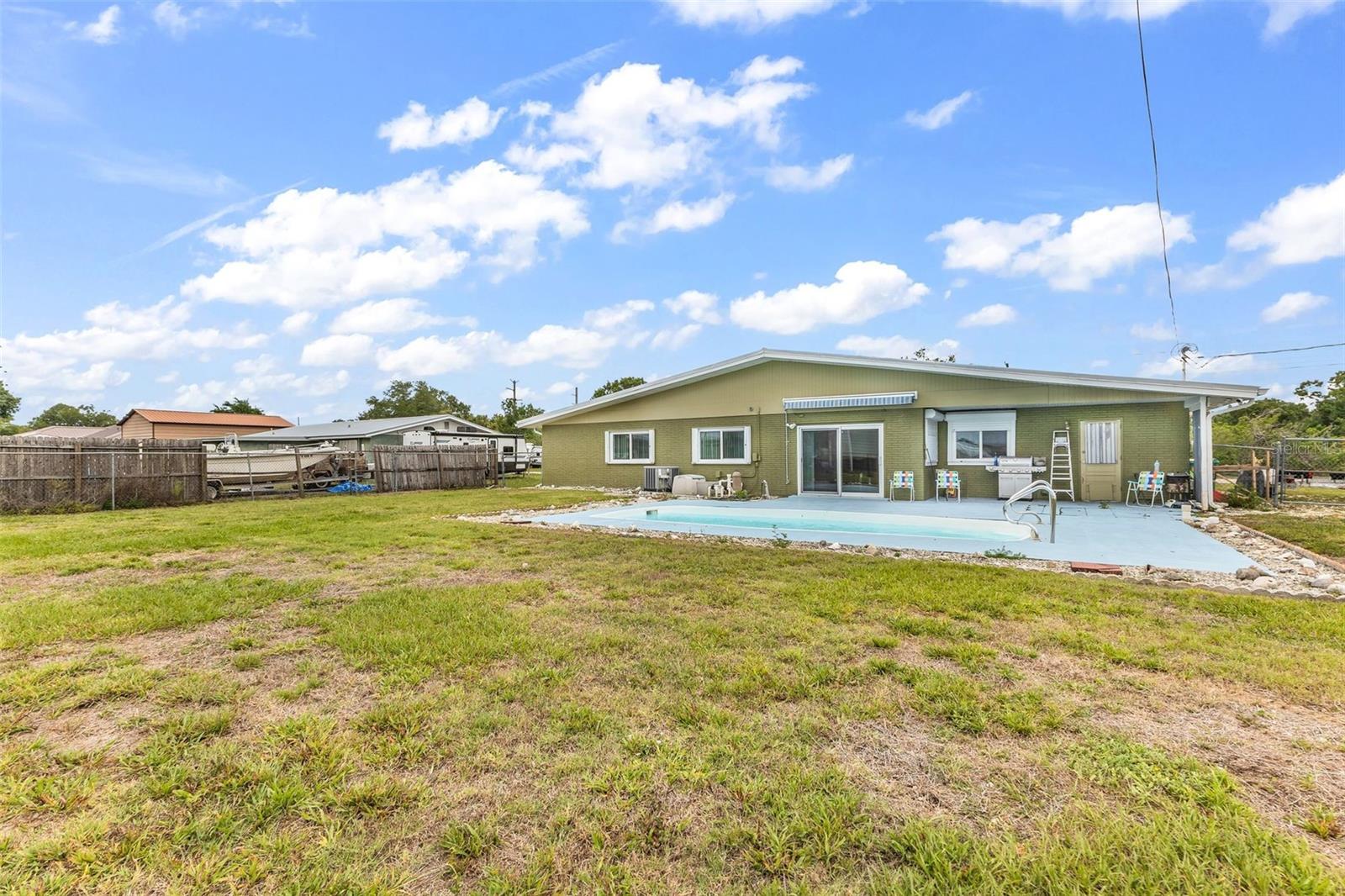 Image 36 of 43 For 5527 Fairway Drive S