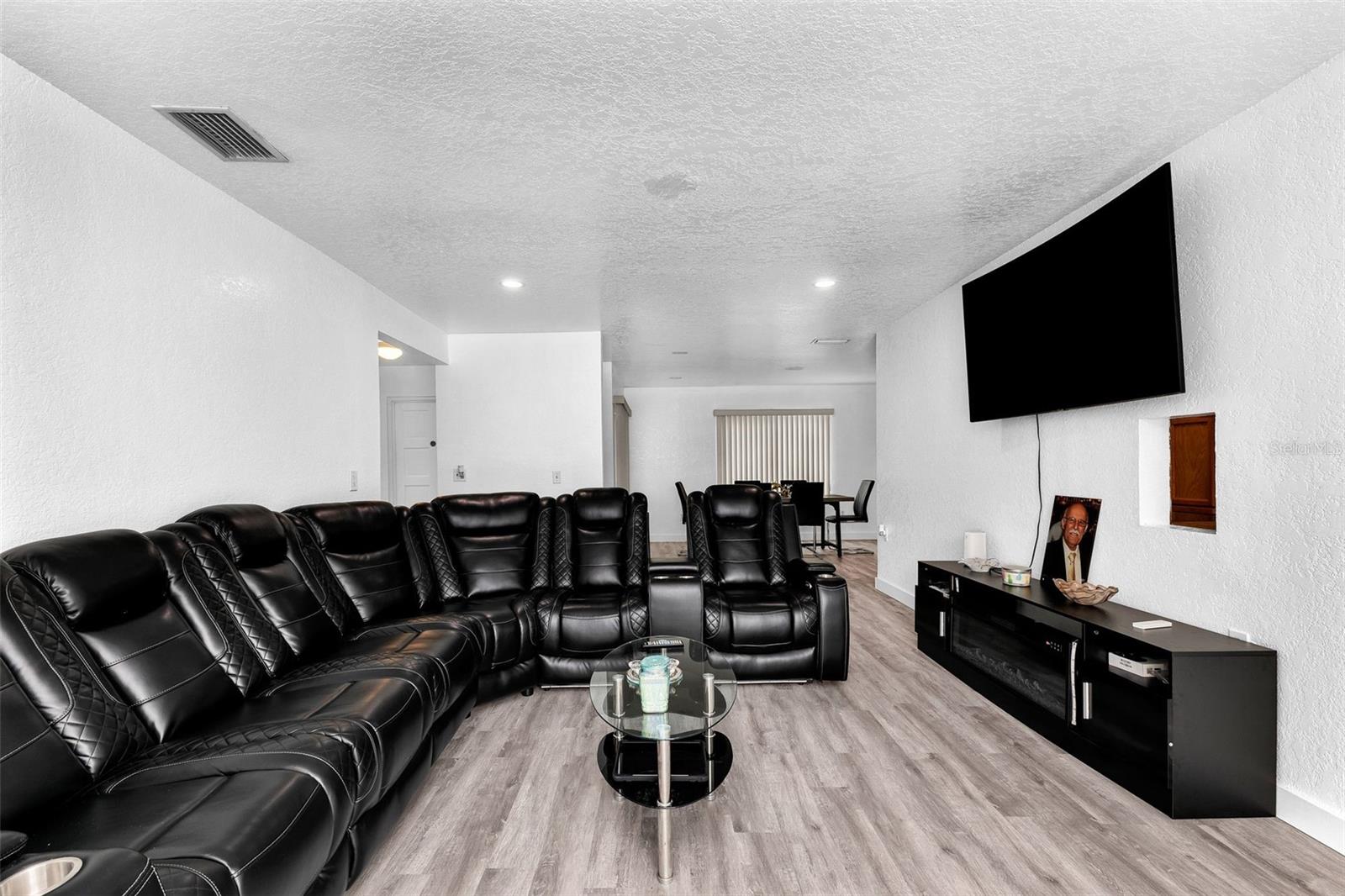 Image 4 of 43 For 5527 Fairway Drive S