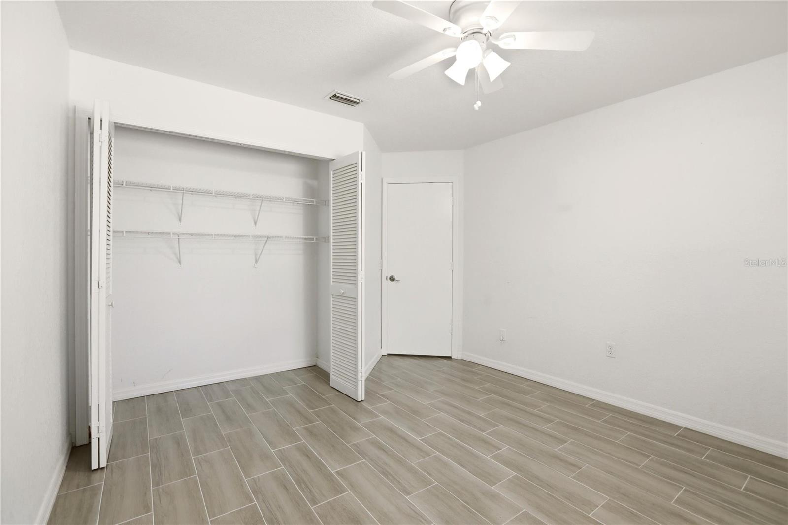 Image 17 of 62 For 830 Columbia Street