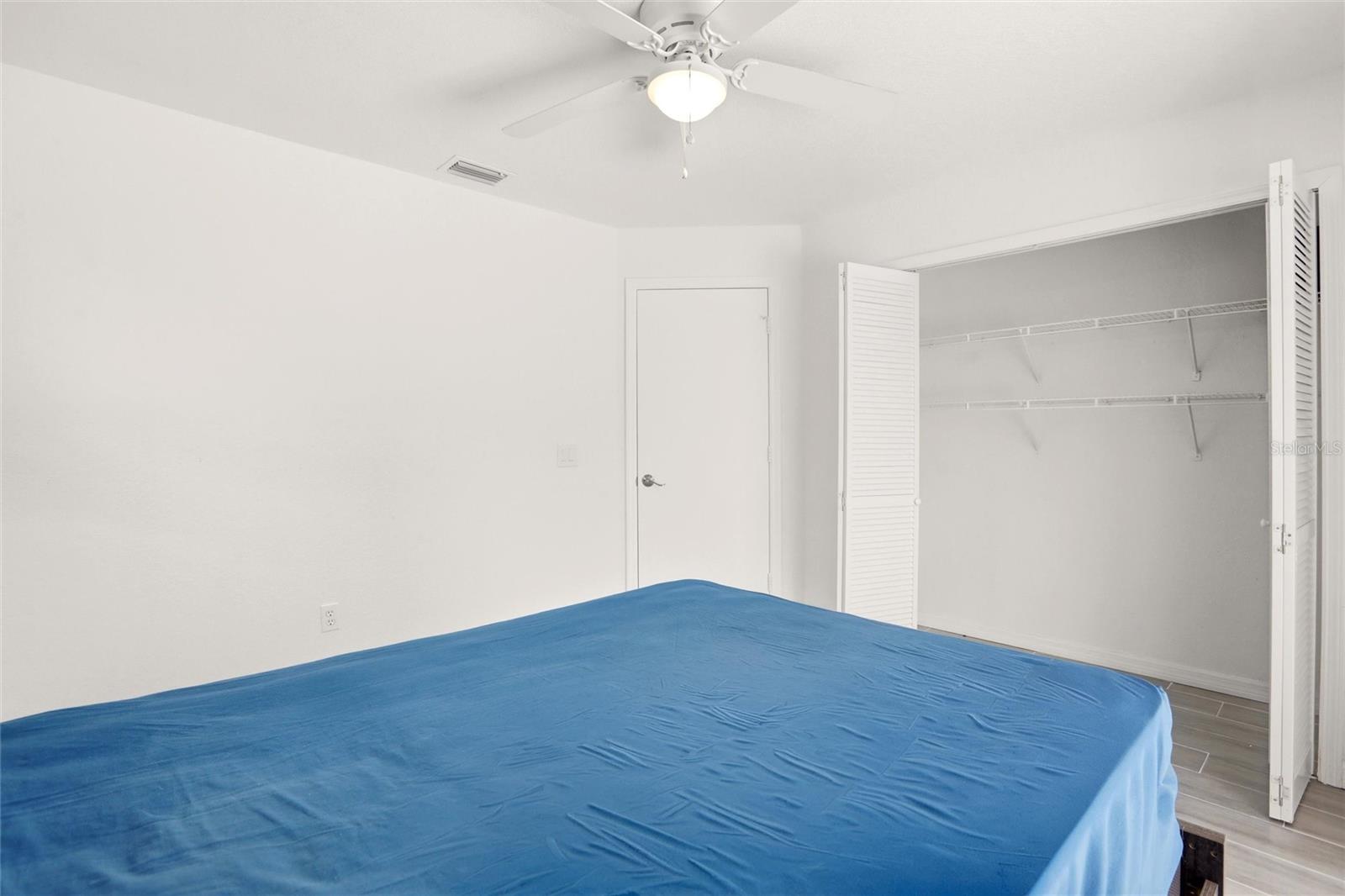 Image 35 of 62 For 830 Columbia Street