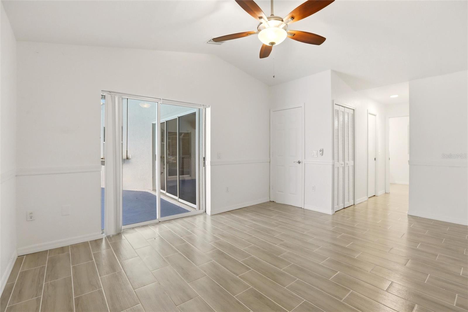 Image 39 of 62 For 830 Columbia Street