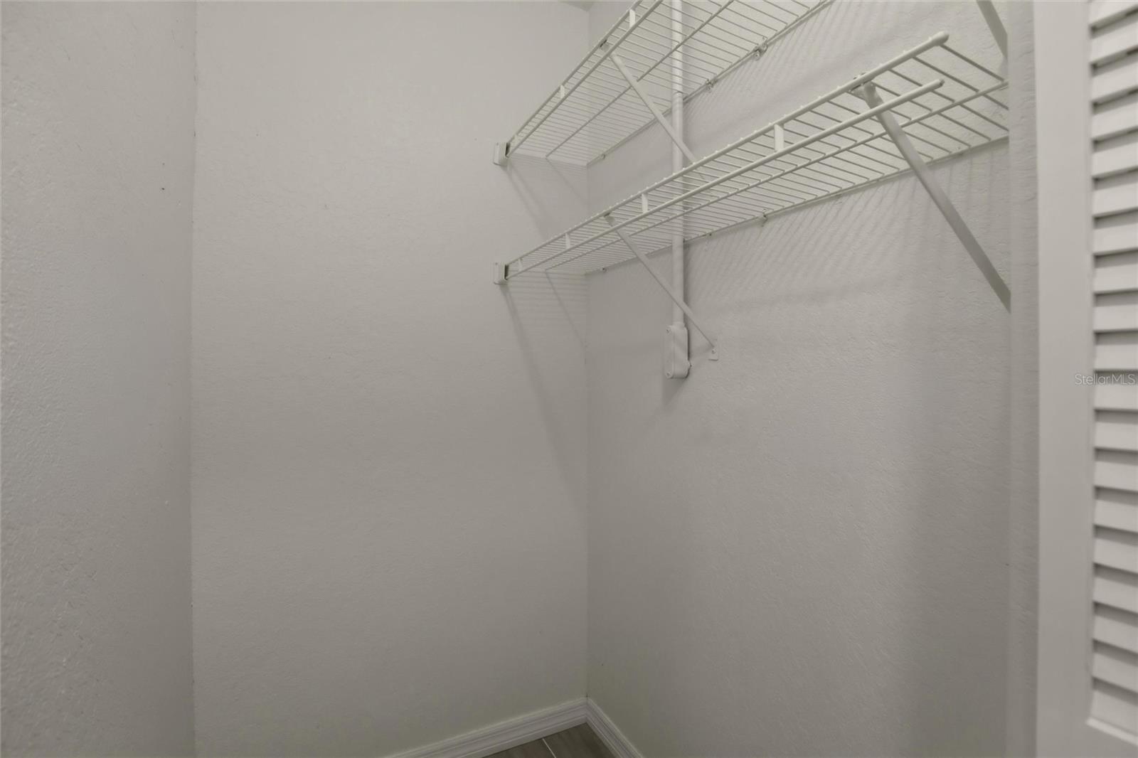 Image 40 of 62 For 830 Columbia Street