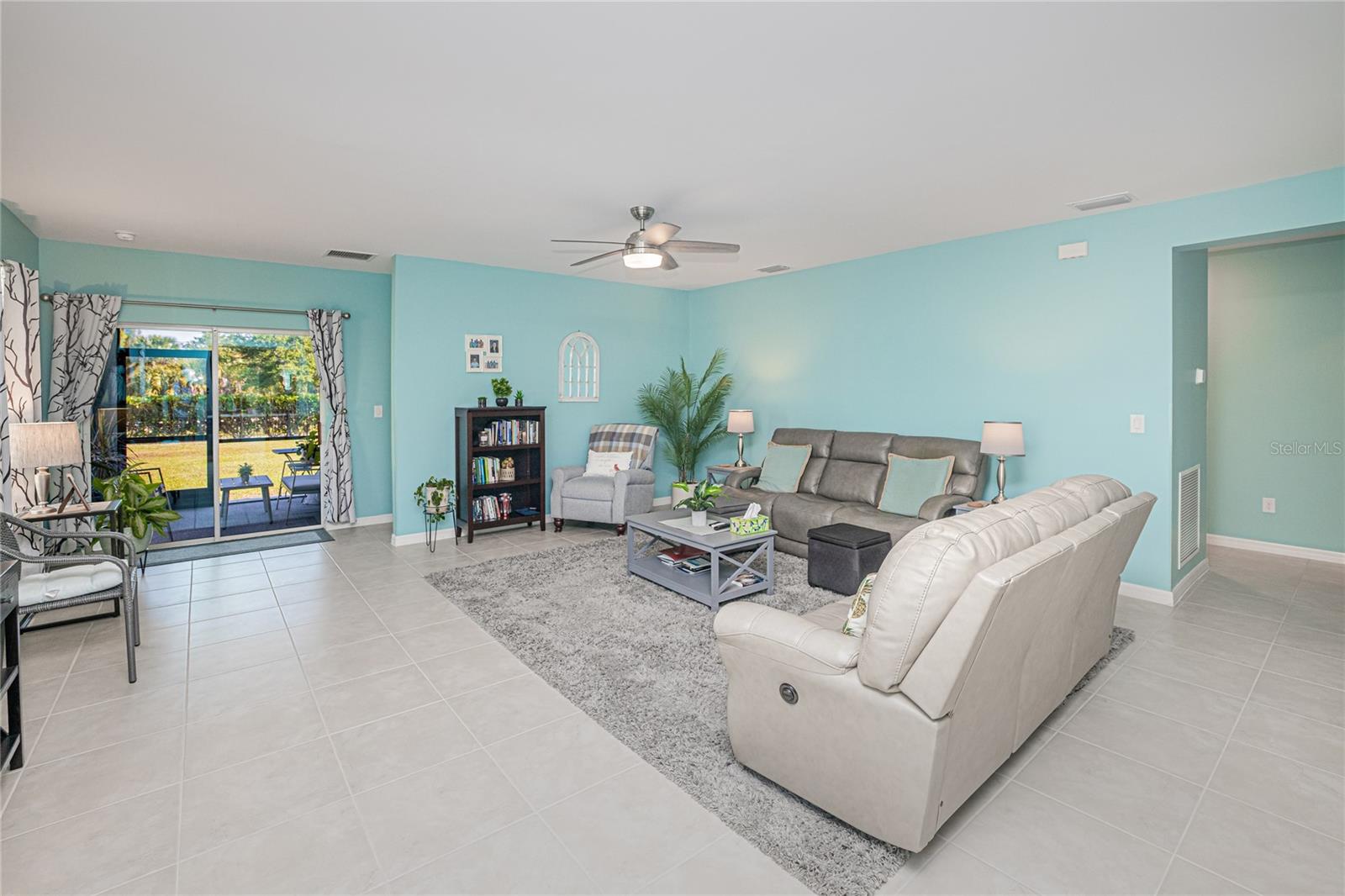 Image 10 of 49 For 25292 Lenox Circle