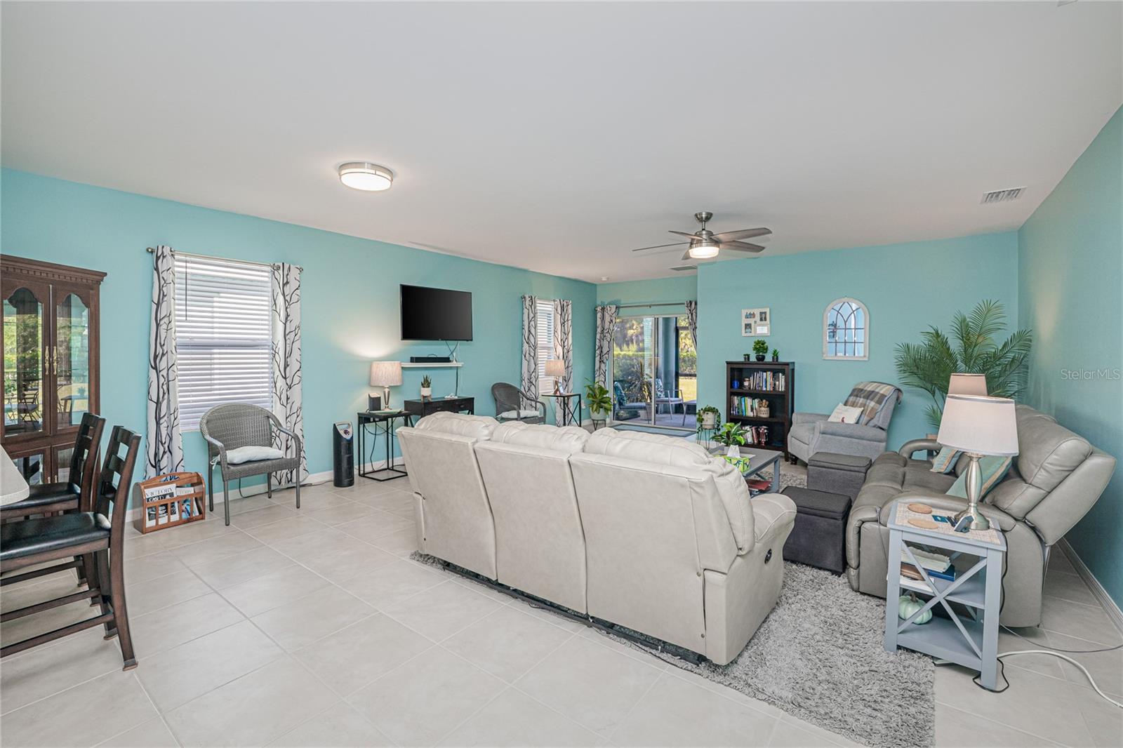 Image 12 of 49 For 25292 Lenox Circle