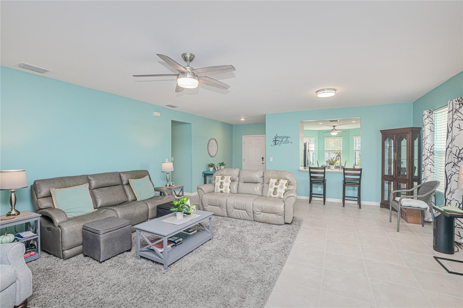 Image 13 of 49 For 25292 Lenox Circle