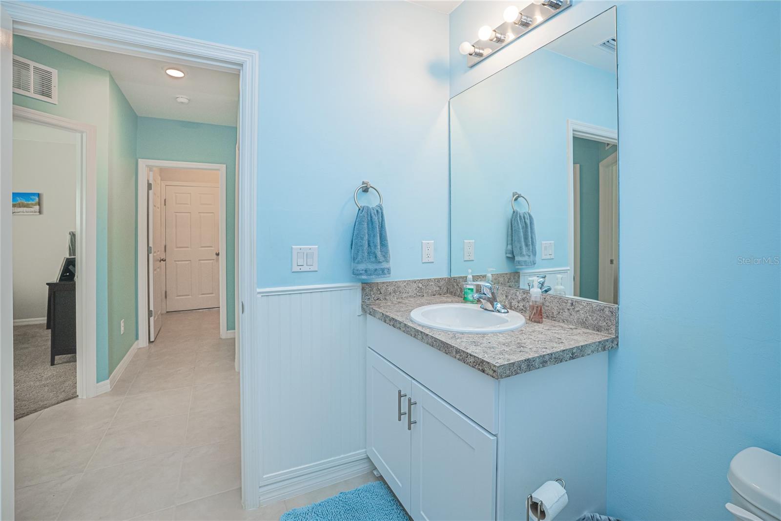 Image 27 of 49 For 25292 Lenox Circle