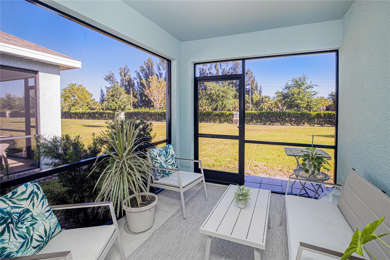 Image 33 of 49 For 25292 Lenox Circle