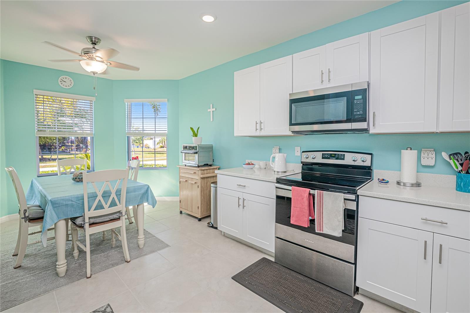Image 7 of 49 For 25292 Lenox Circle
