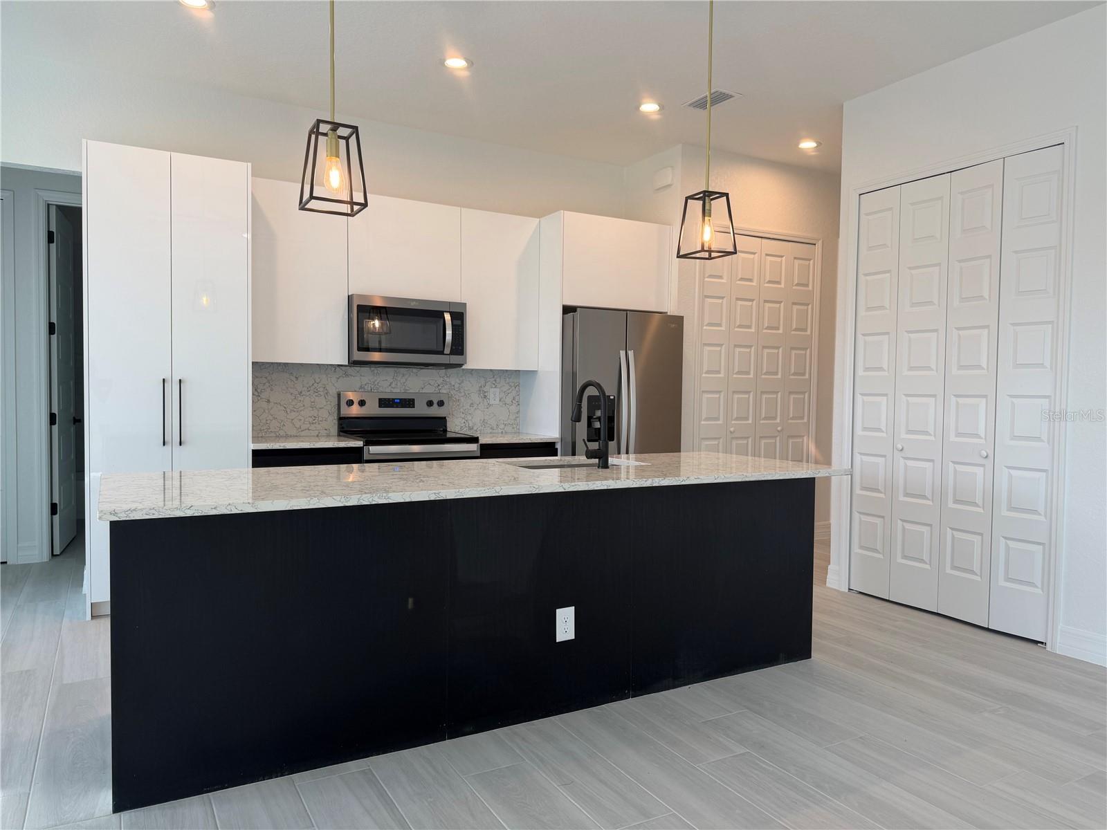 Image 5 of 7 For 72 Tee View Road