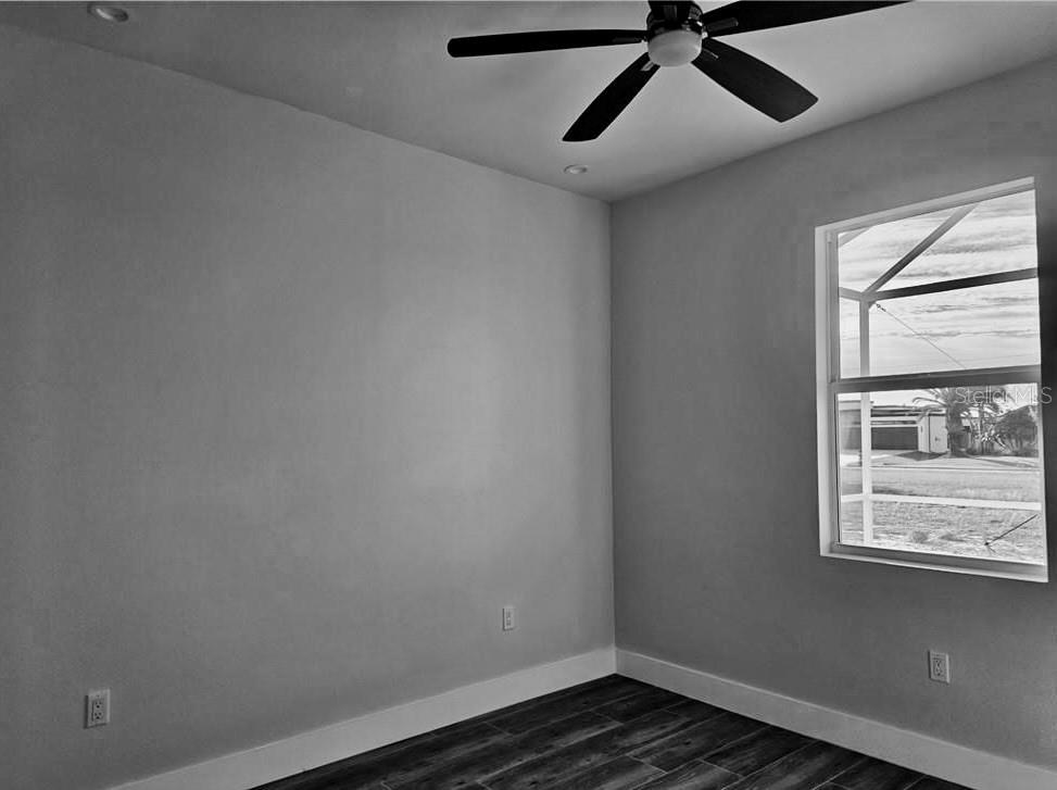 Image 23 of 55 For 4338 31st Terrace