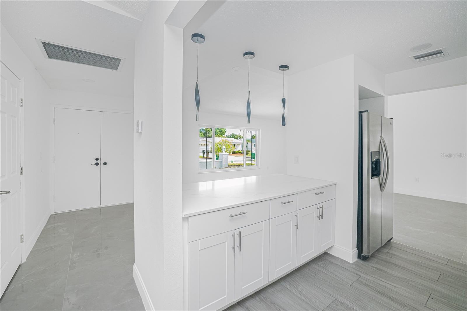 Image 11 of 43 For 22457 Oceanside Avenue
