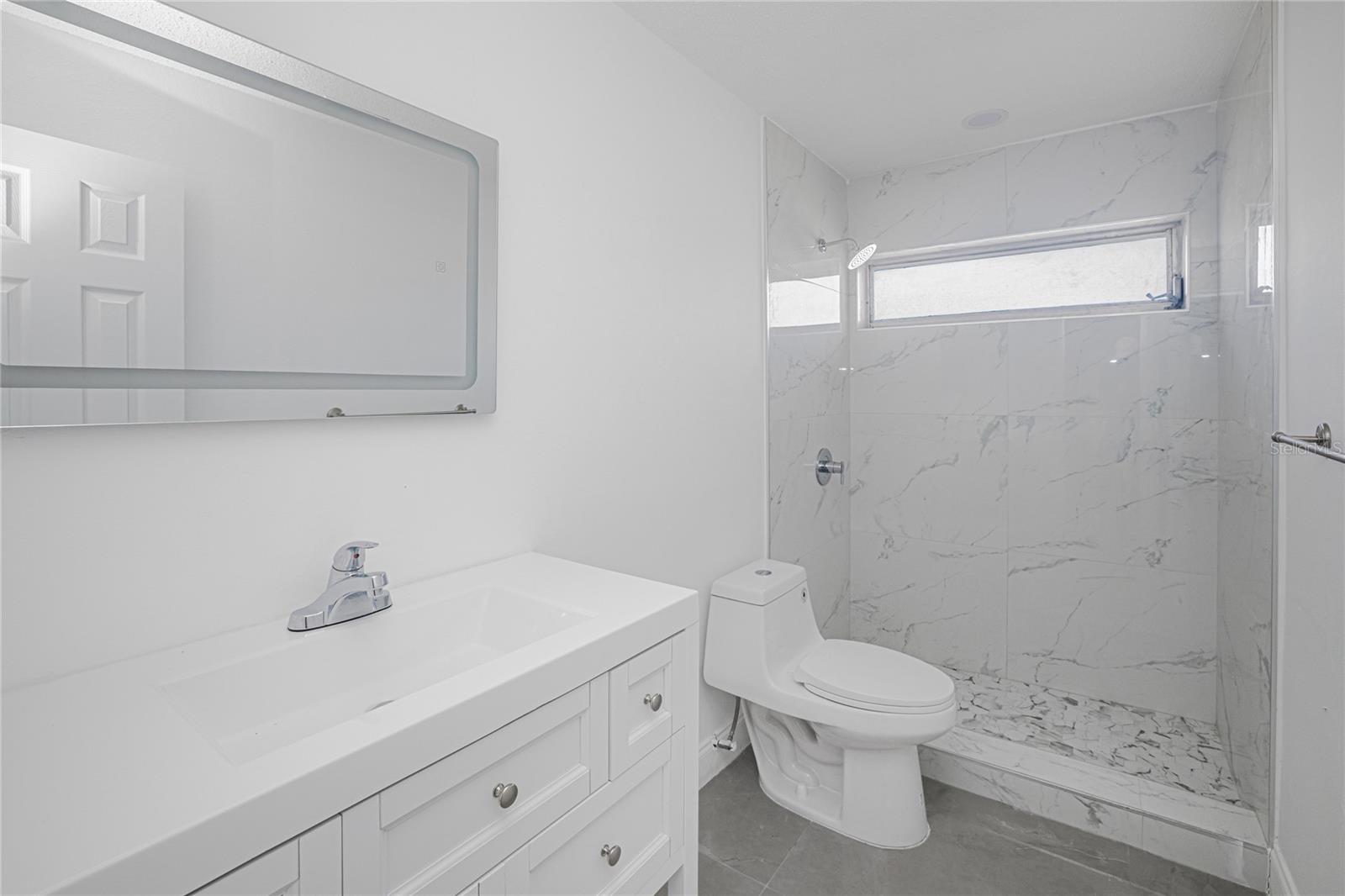 Image 15 of 43 For 22457 Oceanside Avenue