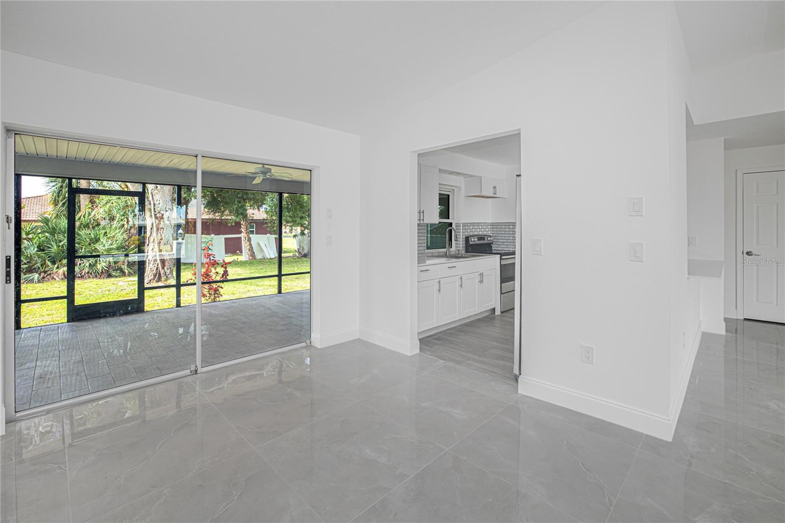 Image 20 of 43 For 22457 Oceanside Avenue