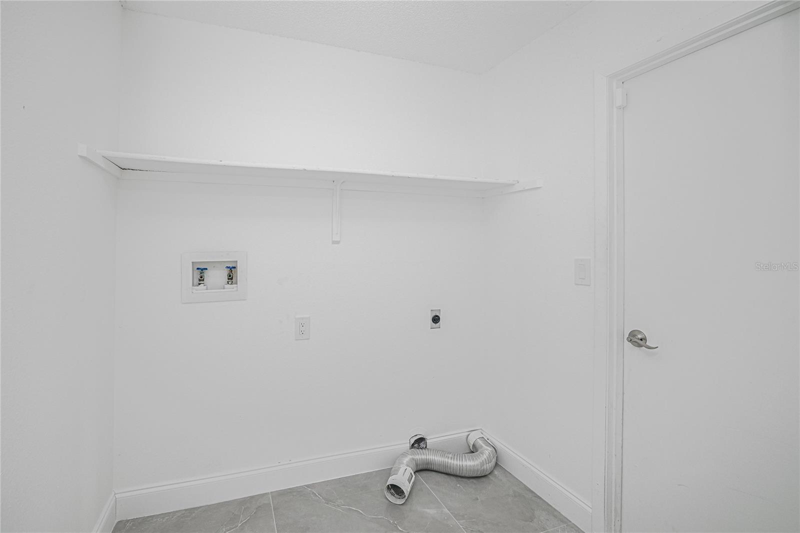 Image 30 of 43 For 22457 Oceanside Avenue