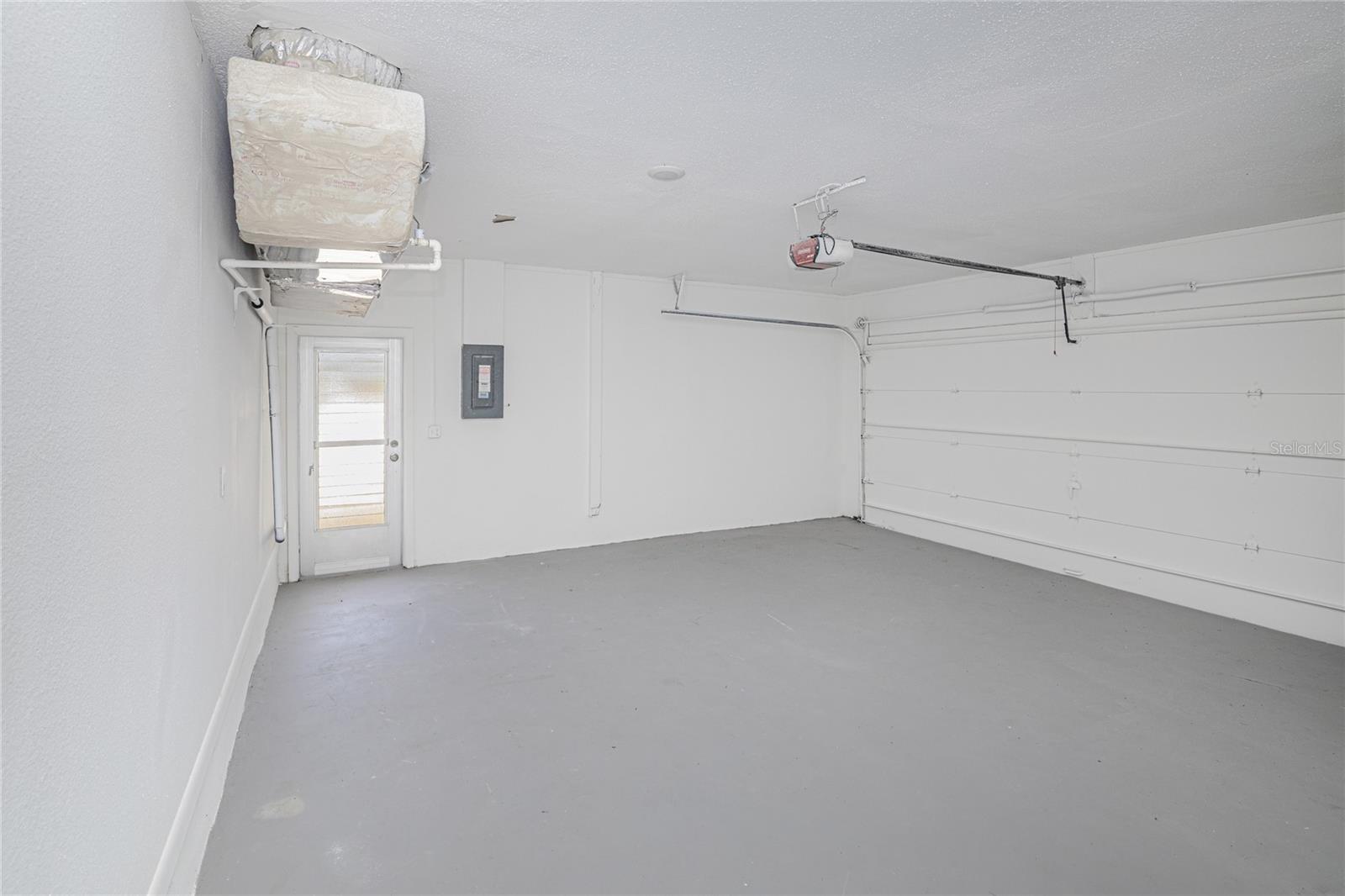Image 31 of 43 For 22457 Oceanside Avenue