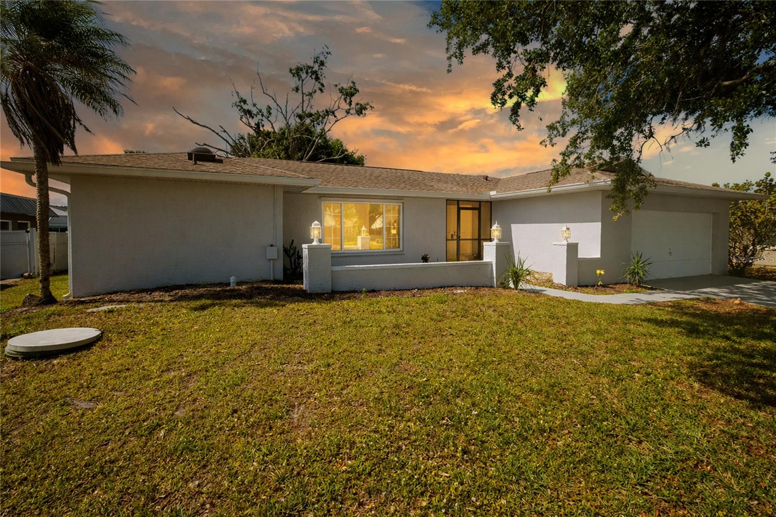 Image 34 of 43 For 22457 Oceanside Avenue