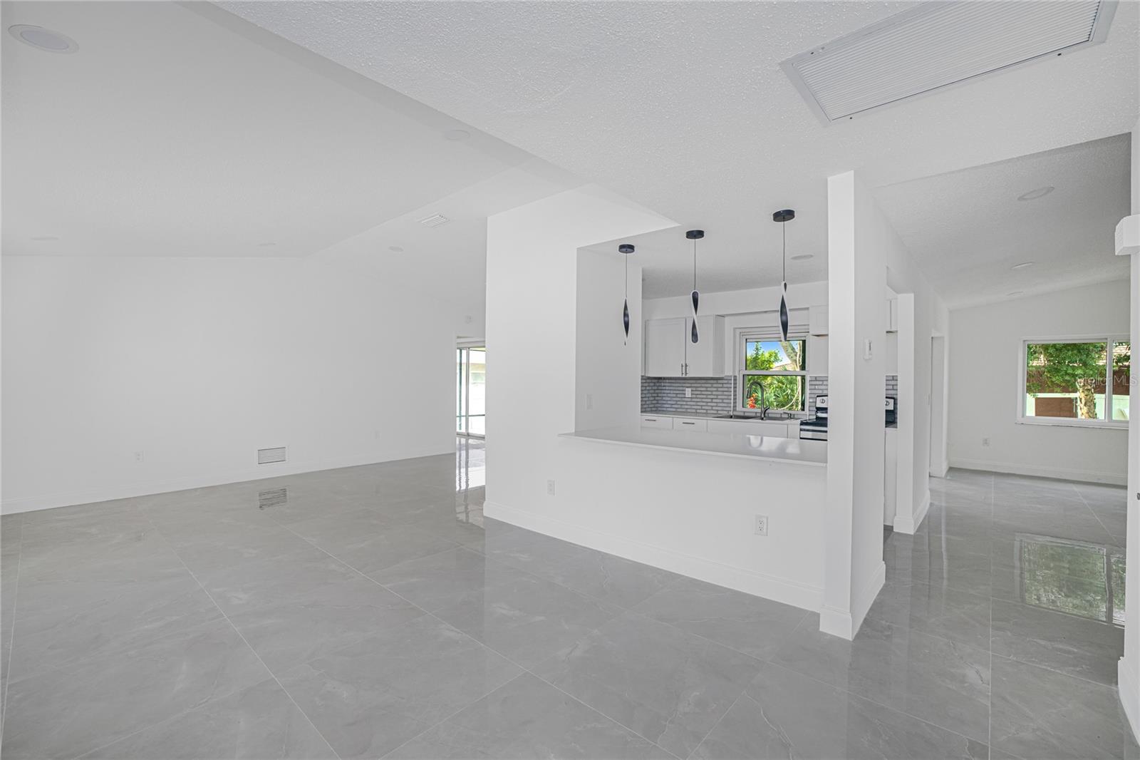 Image 7 of 43 For 22457 Oceanside Avenue